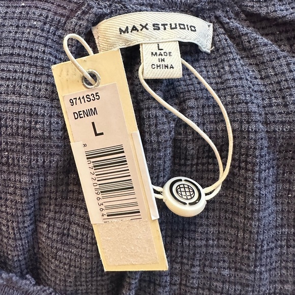 MAX STUDIO NWT TOP - Picture 2 of 2